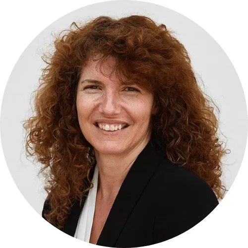 A headshot of Helen Smith - headteacher at Manor Fields Primary School