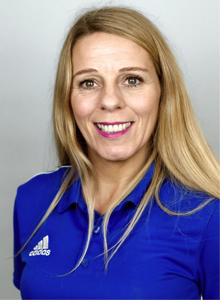 Leanne Updated background A headshot of Leanne