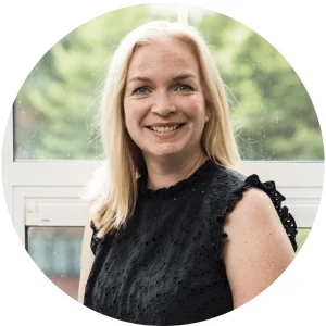 headshot of Dr Siobhan Mellor